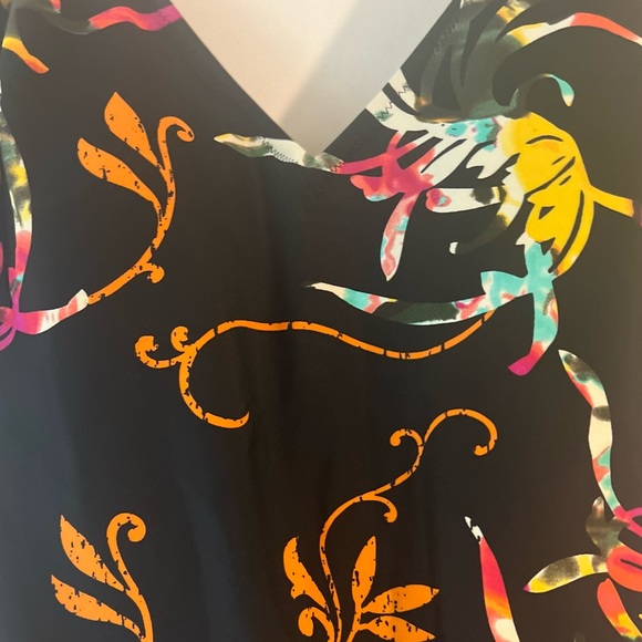 Gottex Black Pink multicolor floral one piece
Swimsuit slim fit foam cups Sz 10 - Picture 11 of 14